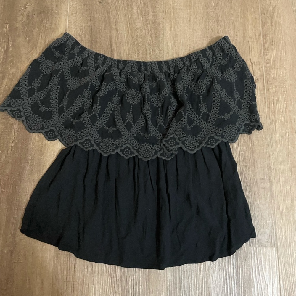 Detailed black lovestitch off the shoulder top